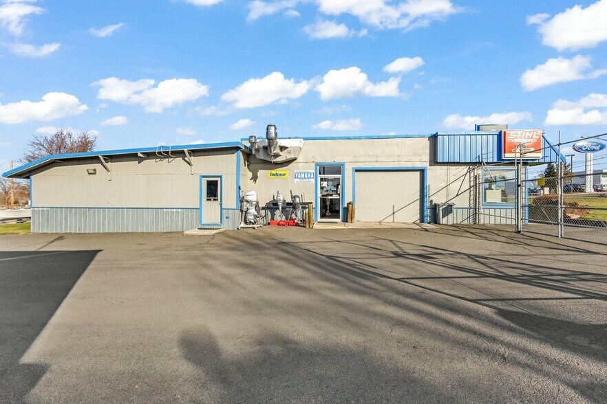 More Photos Of 1810 SW Highway 97, Madras Auto Dealership For Sale