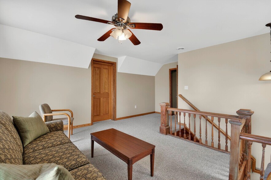 More Photos Of 175 2nd St, Belleville Office For Sale