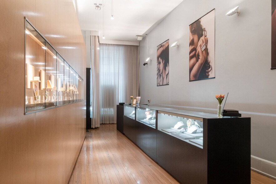 More Photos Of 1118 Walnut St, Philadelphia Storefront Retail Office For Sale