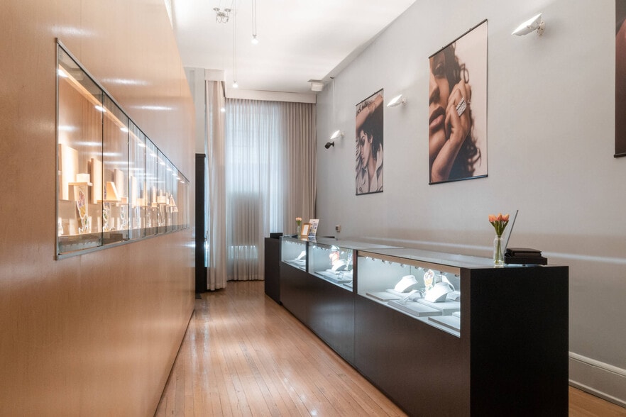 More Photos Of 1118 Walnut St, Philadelphia Storefront Retail Office For Sale