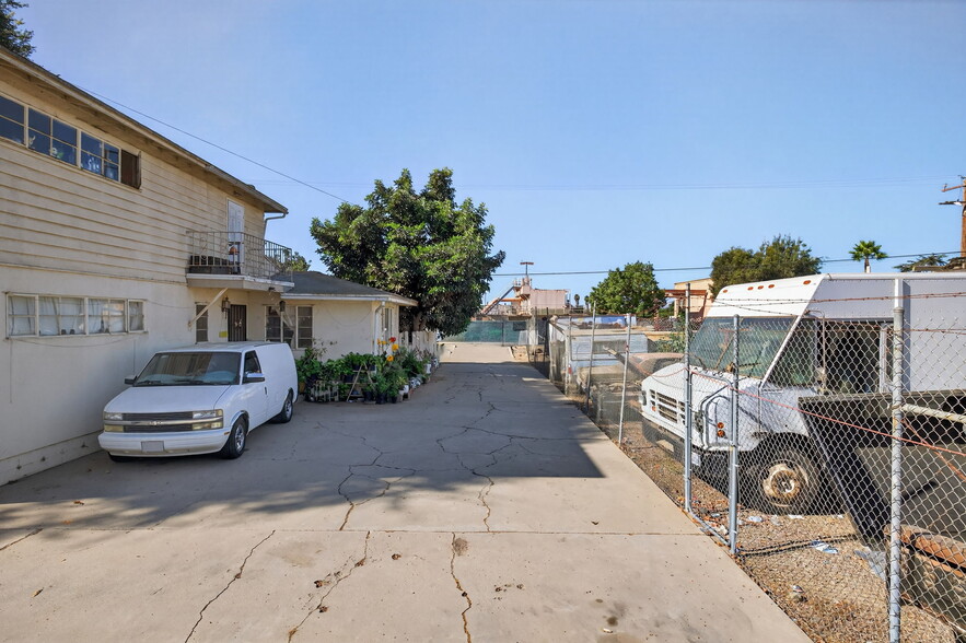 More Photos Of 870 Corporation St, Santa Paula Truck Terminal For Sale