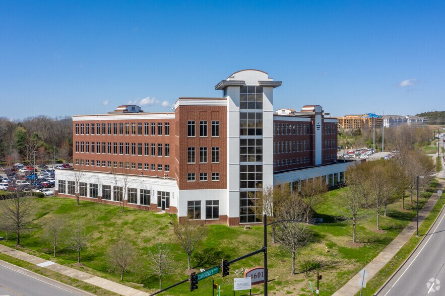 More Photos Of 4601 Carothers Pky, Franklin Medical For Lease