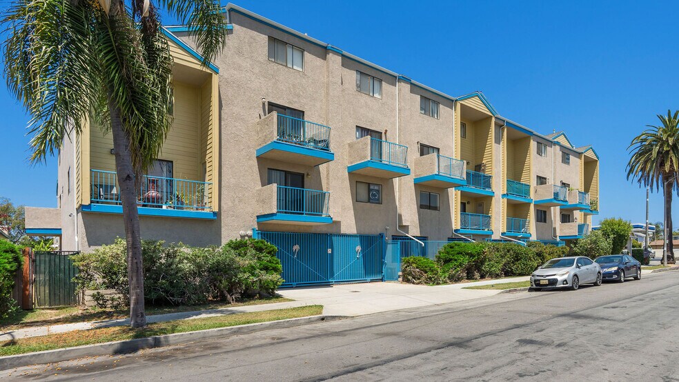More Photos Of 1225 Bennett Ave, Long Beach Apartments For Sale