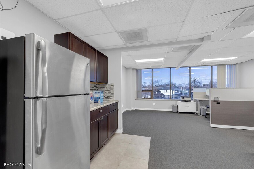 More Photos Of 5097 N Elston Ave, Chicago Medical For Sale