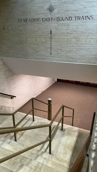 More Photos Of 240 Union Station Plz, Bethlehem Office For Sale