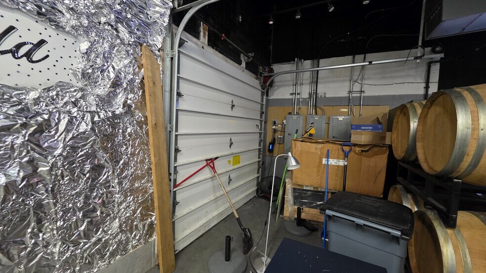 More Photos Of 71 Sunrise Ave, Toronto Warehouse For Lease