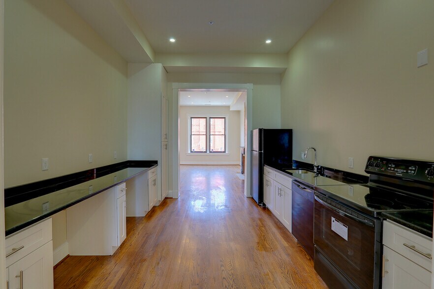 More Photos Of 2116-2118 Saint Paul St, Baltimore Apartments For Sale
