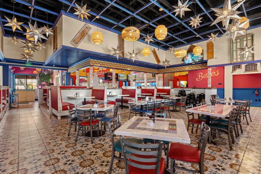 More Photos Of 1025 Industrial Dr, Crestview General Retail For Sale