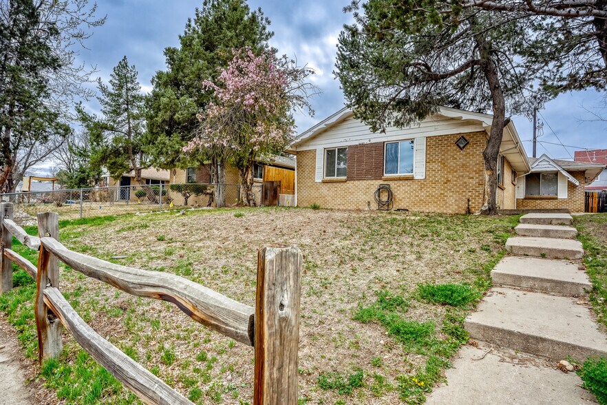 More Photos Of 1231 Akron St, Aurora Multifamily For Sale