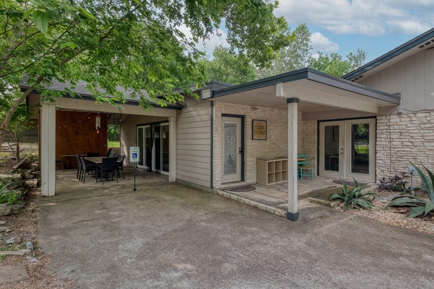 More Photos Of 13803 Ann Pl, Austin Office For Sale