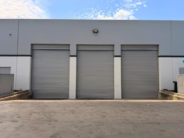 More Photos Of 1060-1072 N Kraemer Pl, Anaheim Manufacturing For Lease