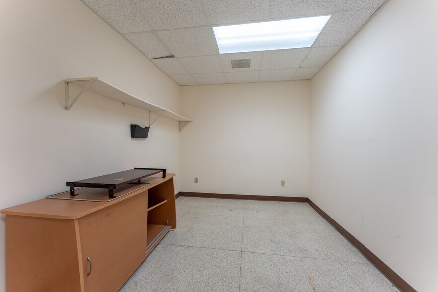 More Photos Of 7370 Chef Menteur Hwy, New Orleans Lodge Meeting Hall For Sale