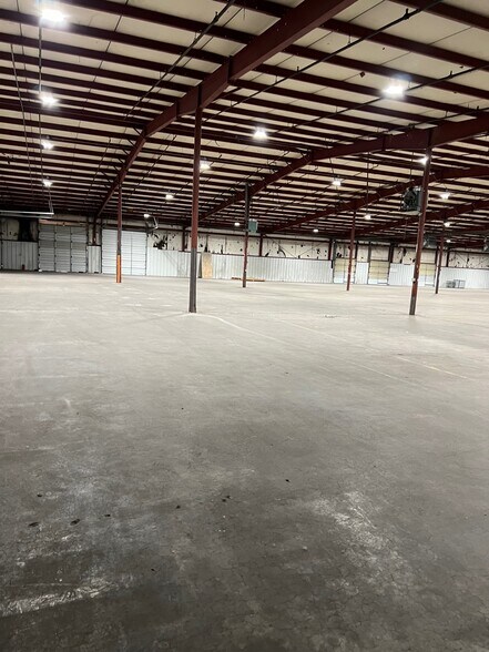 More Photos Of 6200 Melrose Ln, Oklahoma City Warehouse For Lease