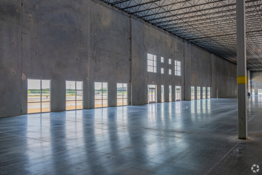 More Photos Of 8099 Five Chop Rd, Santee Warehouse For Lease