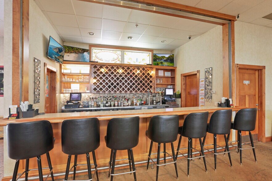 More Photos Of 509 S Wooster Ave, Strasburg Hotel For Sale