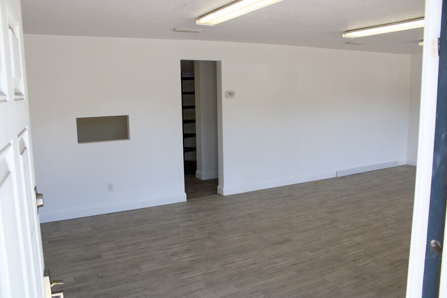 More Photos Of 8321 Atlantic Blvd, Jacksonville Flex For Lease