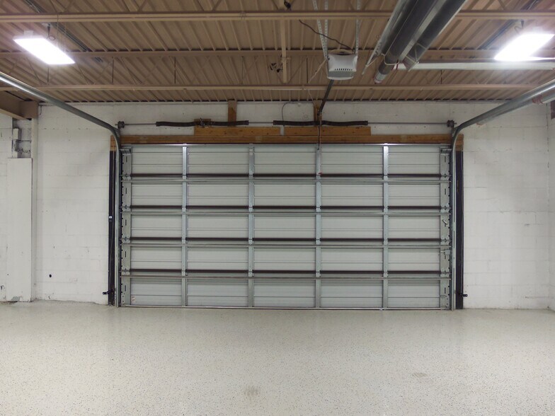 More Photos Of 45464 Woodward Ave, Pontiac Warehouse For Lease