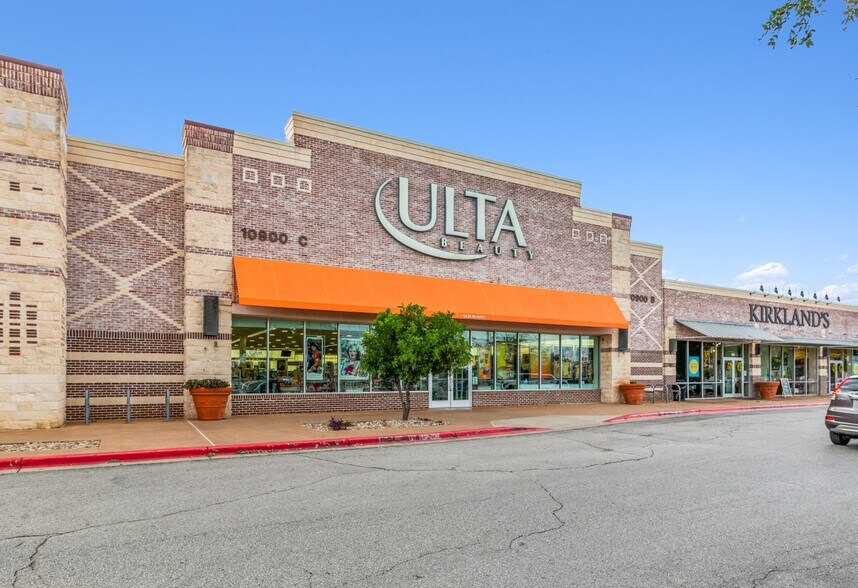 More Photos Of 10900 Lakeline Mall Blvd, Austin Storefront For Lease