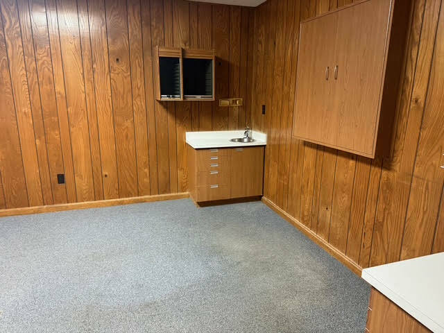 More Photos Of 1121 Seaton Ave, Greenup Office For Sale