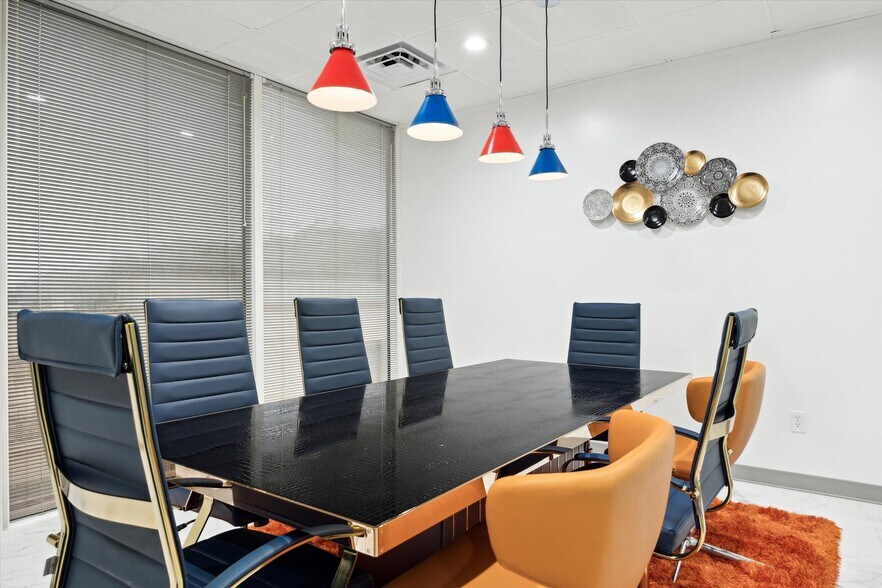 More Photos Of 12727 Featherwood Dr, Houston Office For Lease