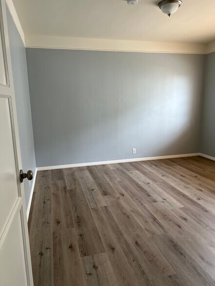 More Photos Of 6922 Glasgow Ave, Los Angeles Apartments For Sale