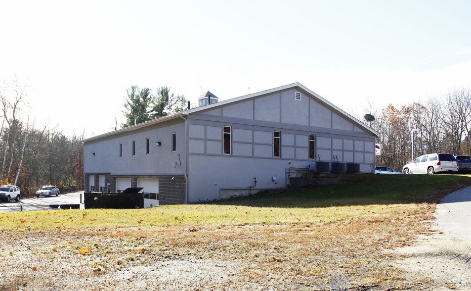 More Photos Of 282 N Broadway, Salem Auto Dealership For Lease