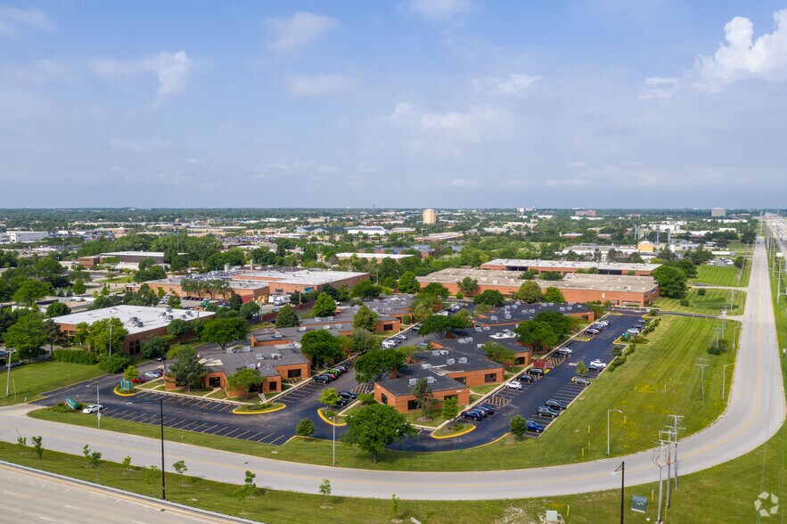 More Photos Of 1305-1365 Wiley Rd, Schaumburg Office For Lease