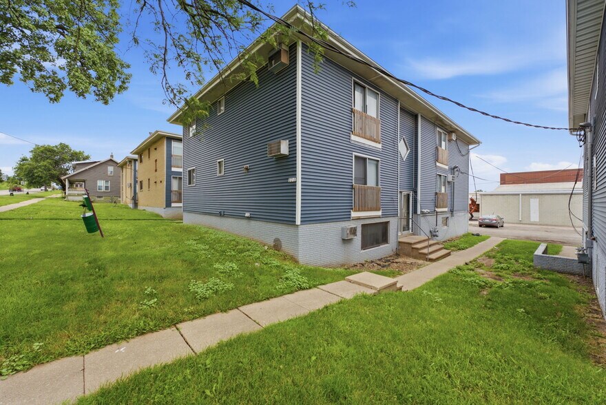 More Photos Of 802-816 15th Ave SW, Cedar Rapids Apartments For Sale