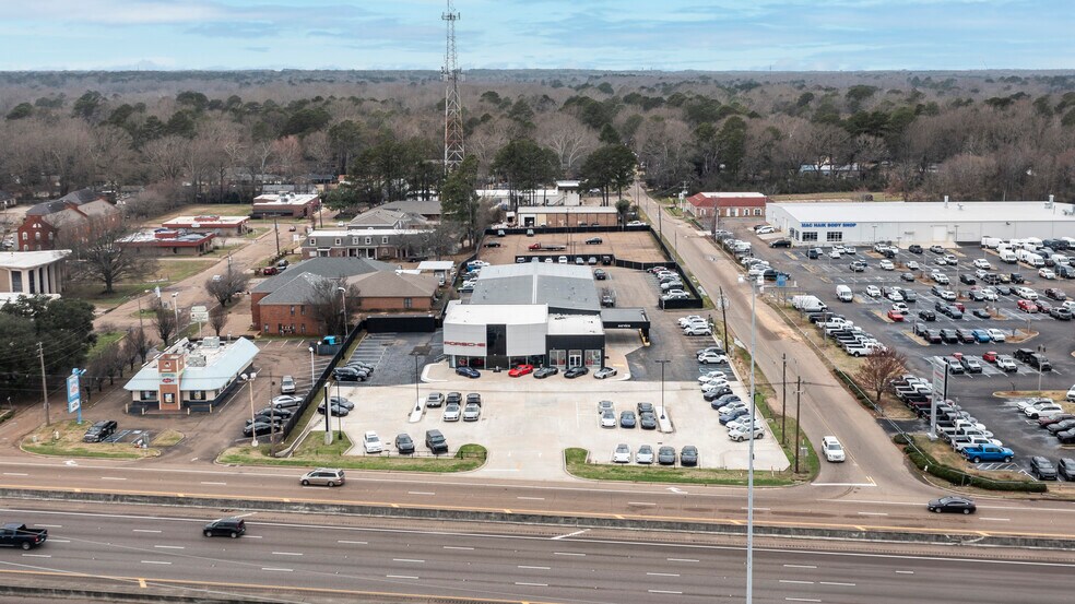More Photos Of 5385 N I 55 St, Jackson Auto Dealership For Sale