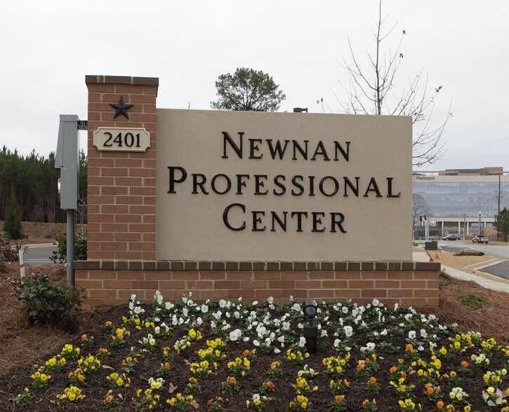 More Photos Of 2401 Newnan Crossing Blvd, Newnan Office For Sale