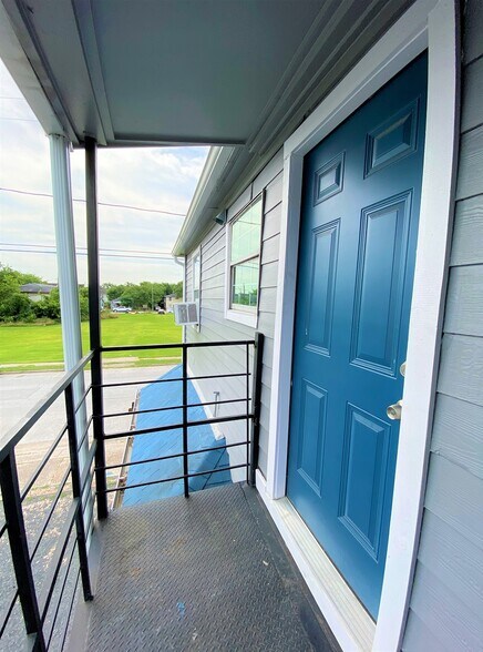 More Photos Of 3522 Sampson St, Houston Apartments For Sale