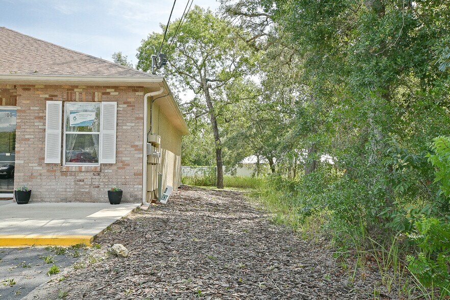 More Photos Of 15151 S US Highway 441, Summerfield Medical For Lease