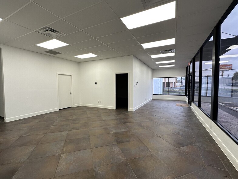 More Photos Of 414 W Rhapsody Dr, San Antonio Light Distribution For Sale