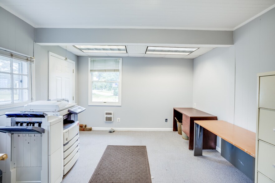 More Photos Of 913 Olney Sandy Spring Rd, Sandy Spring Office Residential For Sale