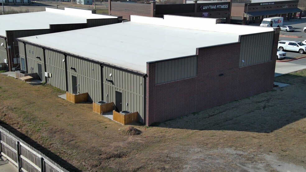 More Photos Of 6234 Huntington Cir, Fort Smith General Retail For Sale