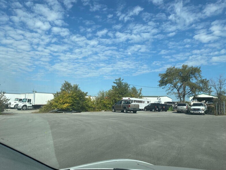 More Photos Of 15347 S US 169 Hwy, Olathe Warehouse For Lease