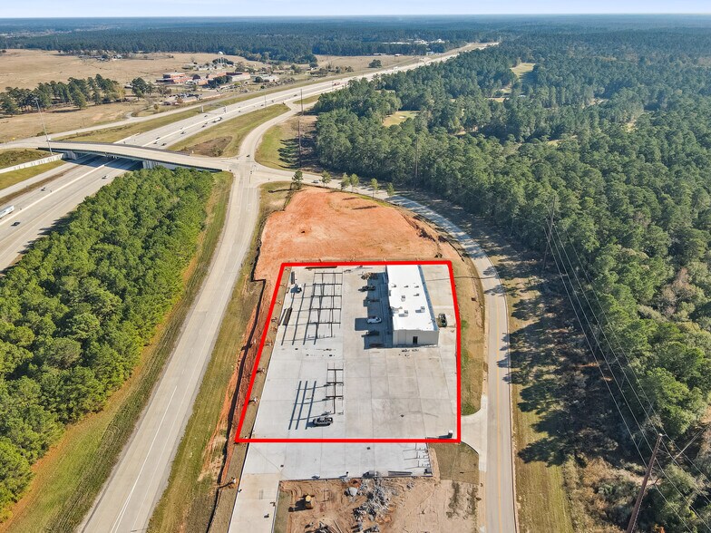 More Photos Of I-45 South, Huntsville Storefront Retail Office For Lease