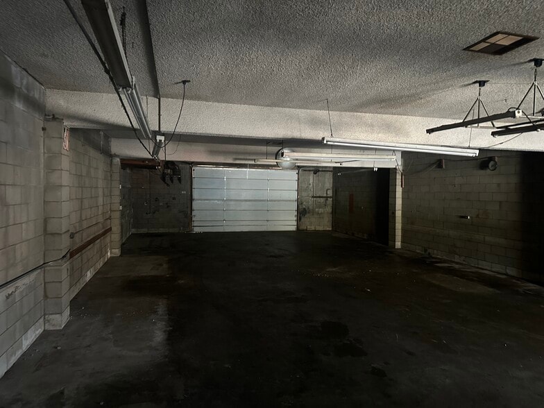 More Photos Of 319 S Pacific Coast Hwy, Redondo Beach General Retail For Lease