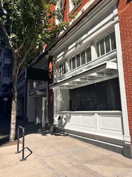 More Photos Of 1101-1111 SW Washington St, Portland Office For Lease