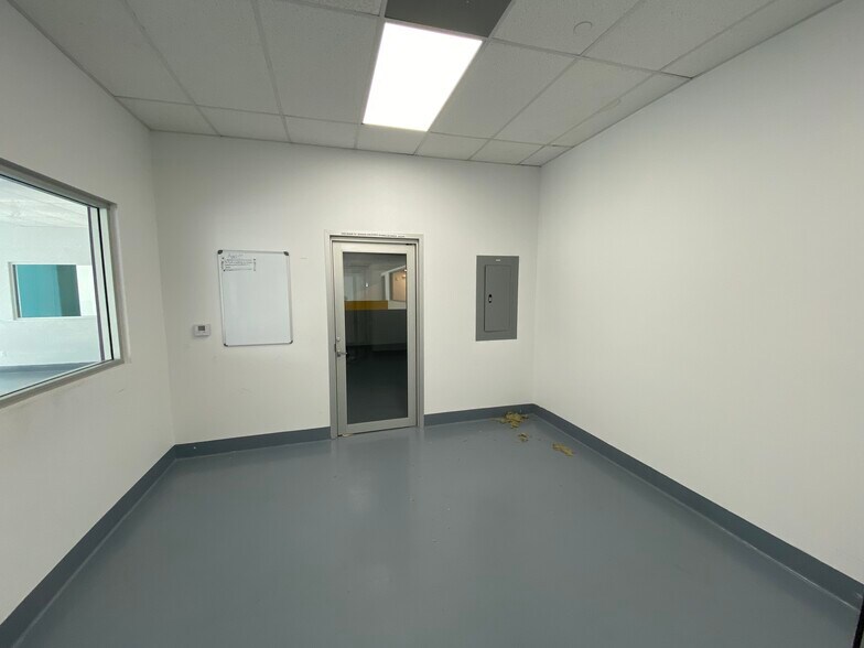 More Photos Of 1243 S Olive St, Los Angeles Apartments For Lease