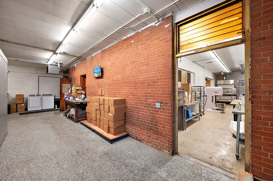 More Photos Of 25600 Harper Ave, Saint Clair Shores Freestanding For Sale