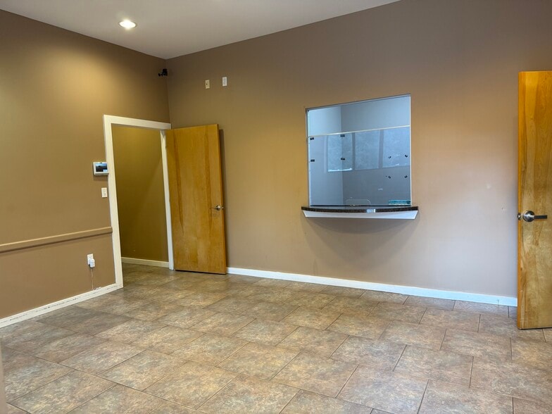 More Photos Of 6531 103rd St, Jacksonville Medical For Sale