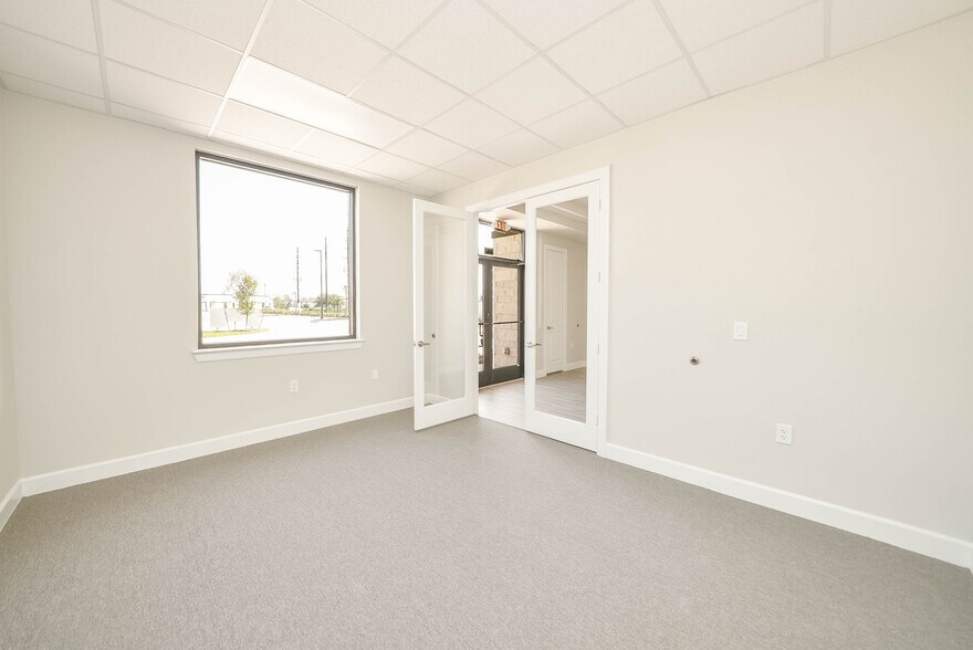 More Photos Of 5501 Cabrera Dr, Sugar Land Unknown For Lease