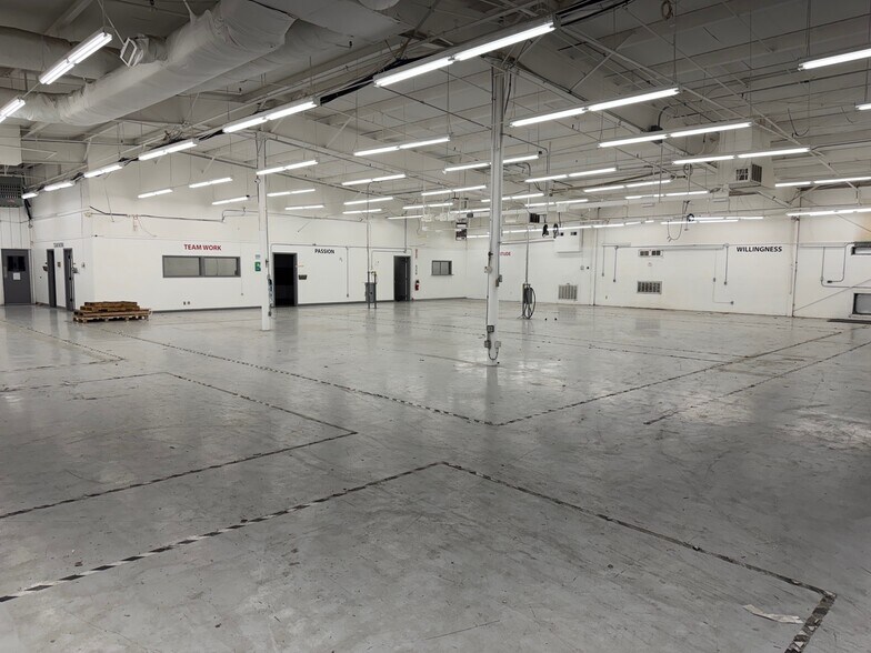 More Photos Of 7700 E 38th St, Tulsa Manufacturing For Lease