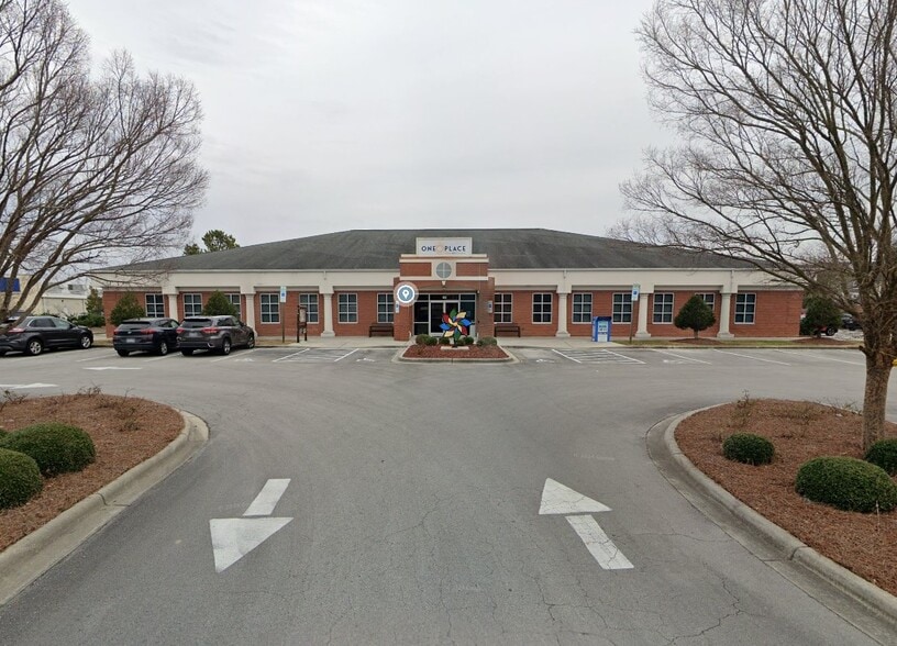 Primary Photo Of 900 Dennis Rd, Jacksonville Medical For Sale