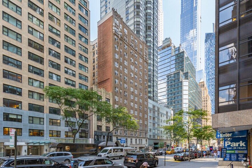 Primary Photo Of 305-311 W 57th St, New York Apartments For Lease