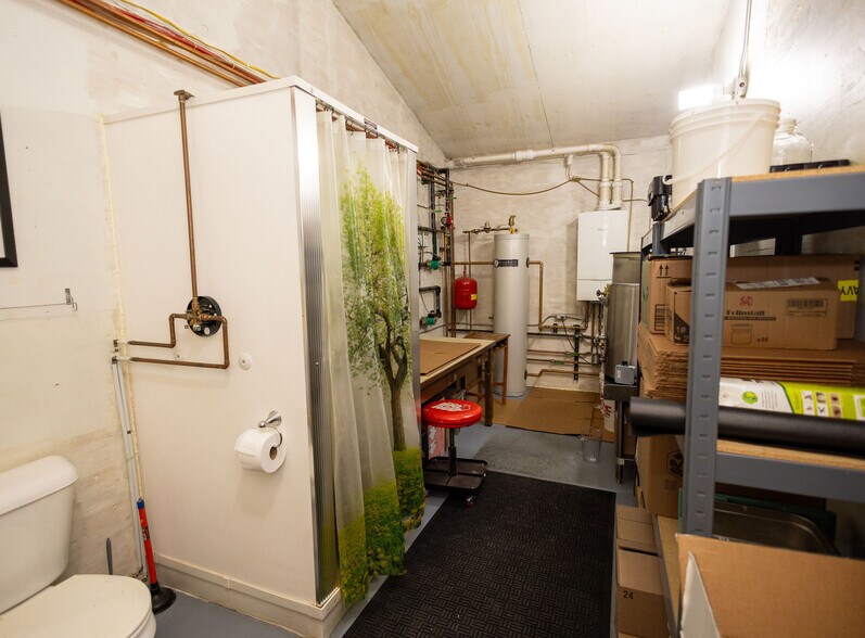 More Photos Of 6209 Cassidy Rd, Mineral Point Light Manufacturing For Sale