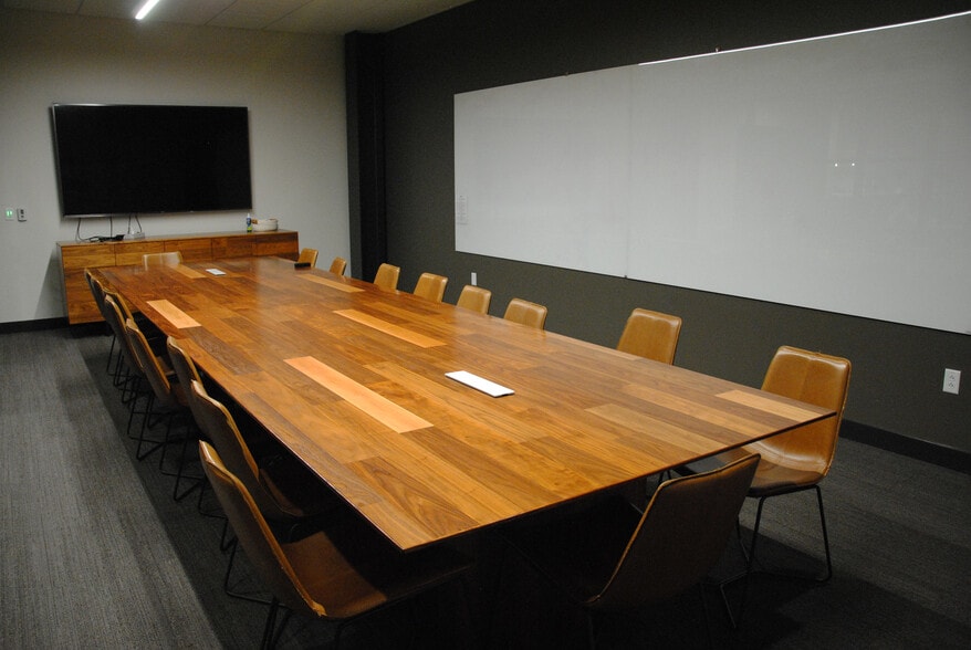 More Photos Of 300 E Davis St, McKinney Coworking Space