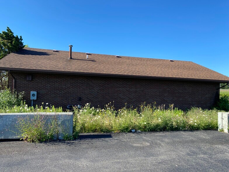 More Photos Of 3909 Witmer Rd, Niagara Falls Freestanding For Lease