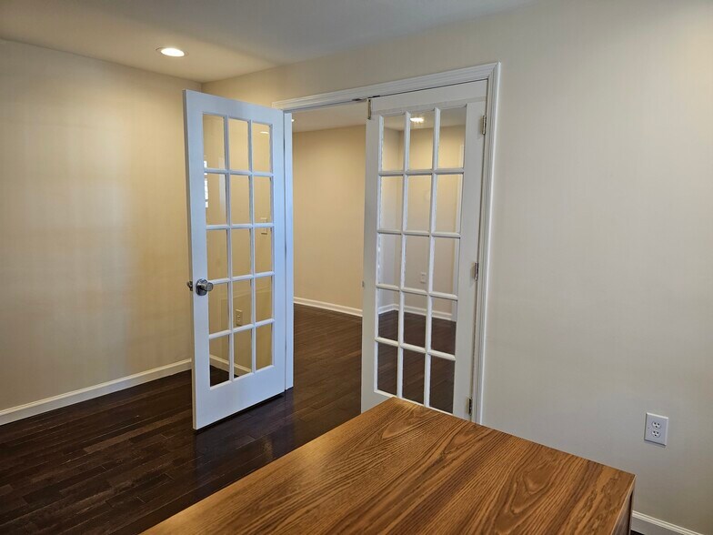 More Photos Of 27 S Royal Ave, Front Royal Medical For Lease